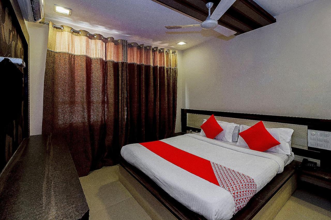 Hotel Netra Sai Ширді Екстер'єр фото